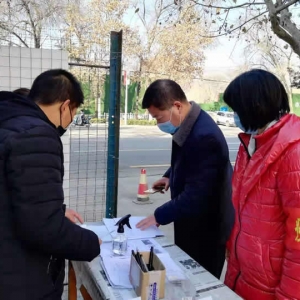 黨旗在飄揚  黨員在行動