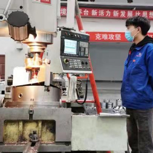 堅(jiān)決打贏“疫情防控和生產(chǎn)會(huì)戰(zhàn)”兩個(gè)大戰(zhàn)